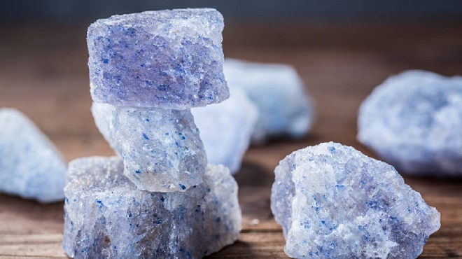 Yemeğin Üzerine Serpiliyor, Kilosu 4.700 TL'ye Satılıyor! Görünüşü Şaşırtıyor, Tadı Büyülüyor