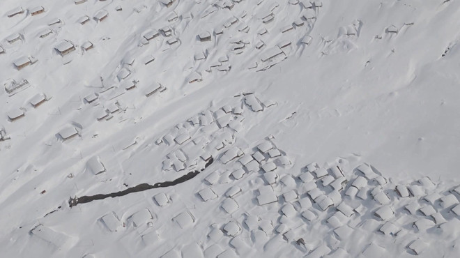 Burası Ne New York, Ne Antarktika Ne de Sibirya... Rize'de Evler Kayboldu, Görenler Hayrete Düştü