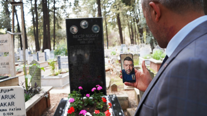 Bayram Öncesi Telefonlara Yetişemiyorlar: Mezarlıklarda 'Görüntülü Arama' Dönemi