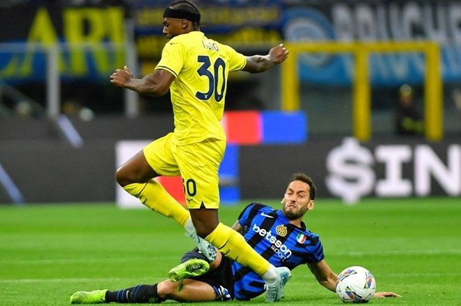 Inter Forması Giyen Hakan Çalhanoğlu Hayatının Şokunu Yaşadı - Resim: 1