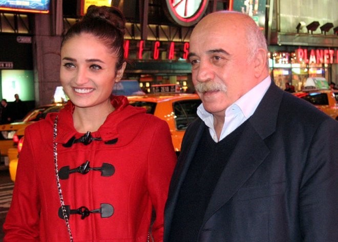 Süper Baba'nın Şevket'i bakın kiminle evli - Resim: 11