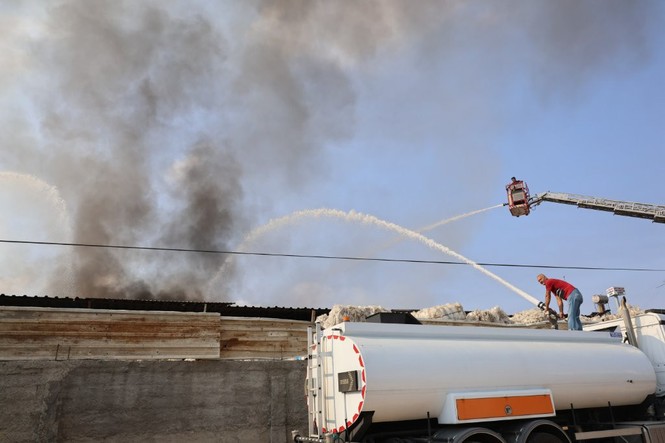 Adana'da Geri Dönüşüm Fabrikasında Yangın! - Resim : 1