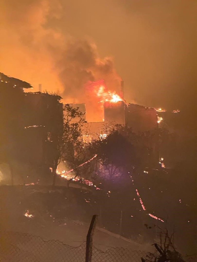Sakarya'da Orman Yangını! Bir Mahalle Tahliye Edildi - Resim : 1