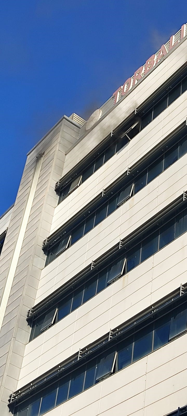 Torbalı Devlet Hastanesi’nde Yangın! Hastalar Tahliye Ediliyor - Resim : 2