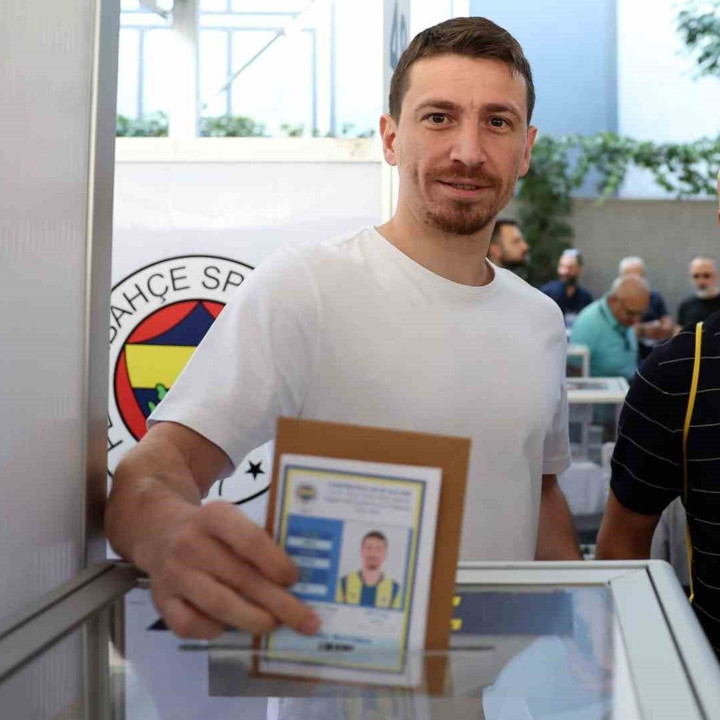 Kadıköy'de Değişim Rüzgarı: Ali Koç Dönemi Bitti, Sadettin Saran Geldi - Resim : 5