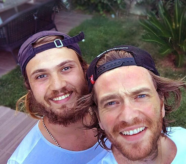 Ünlü Oyuncu Aras Bulut İynemli’nin Lüks Teknesinin Fiyatı Dudak Uçuklattı! En Özel Konuğunu Ağırladı - Resim : 1