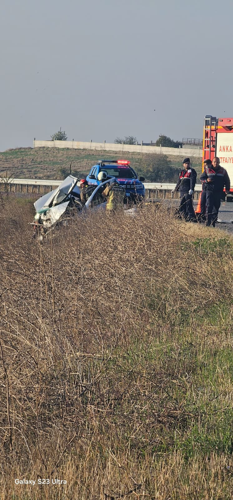 Ankara’da Feci Kaza: İki Otomobil Kafa Kafaya Çarpıştı, Üç Kişi Hayatını Kaybetti - Resim : 1
