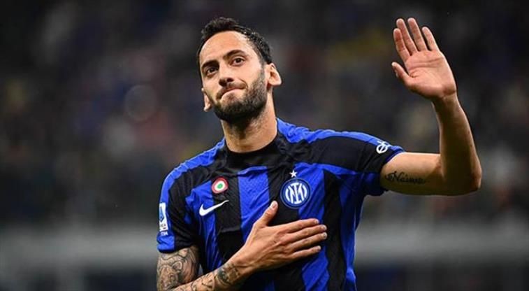Galatasaray ile Anılan Hakan Çalhanoğlu'nun Babası da Devreye Girdi - Resim: 2