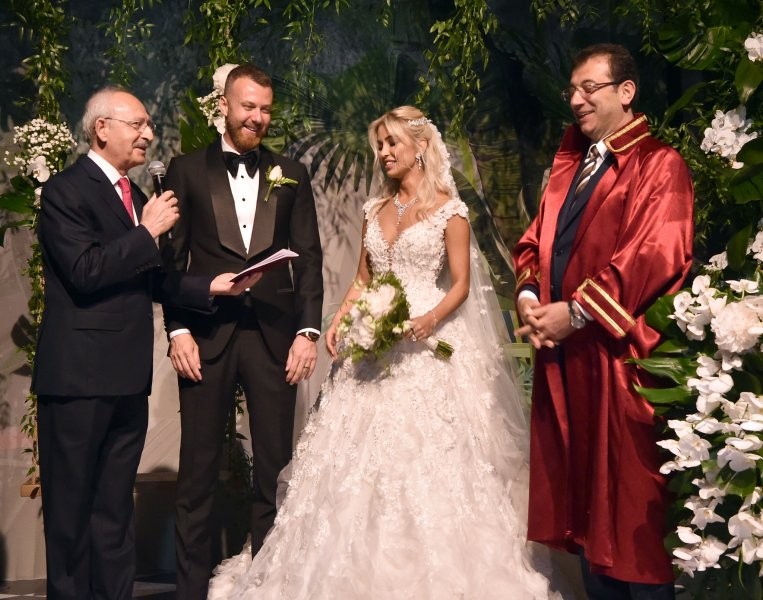 Kemal Kılıçdaroğlu, Göktuğ ve Okan ailelerinin mutlu gününde - Resim: 4