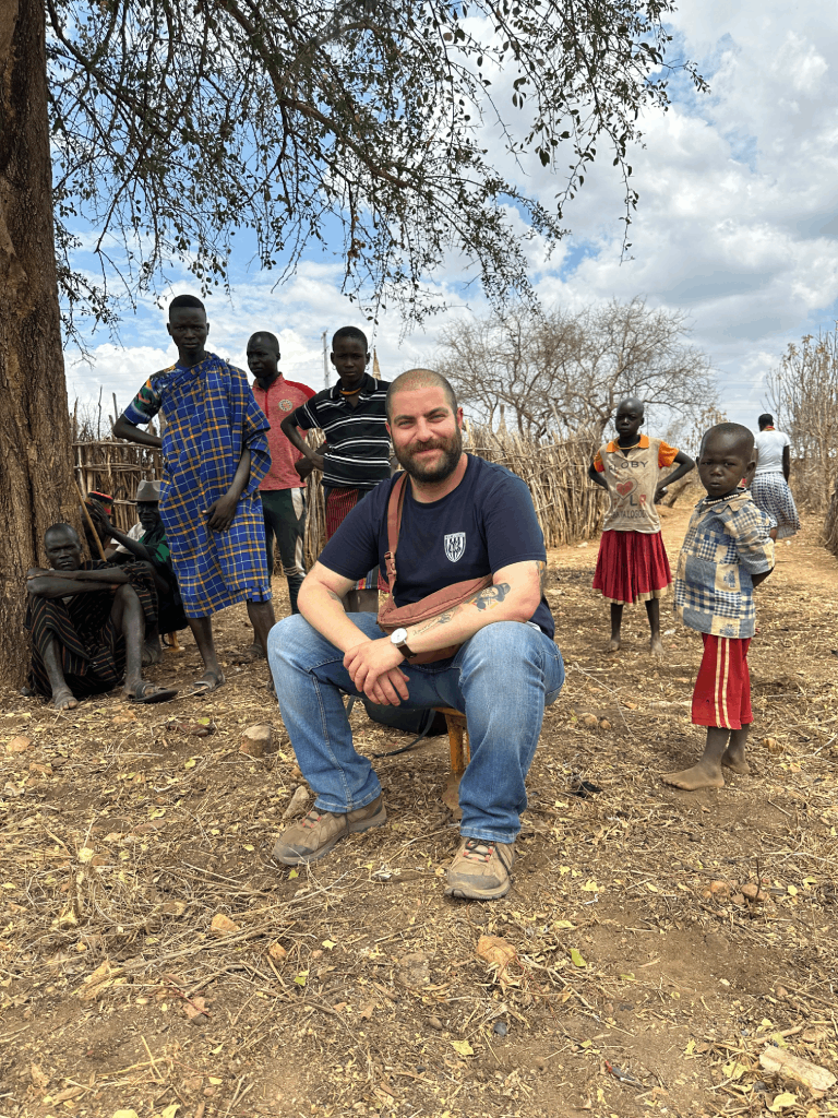 Karamojalar ve germanik sandalye - Resim : 10