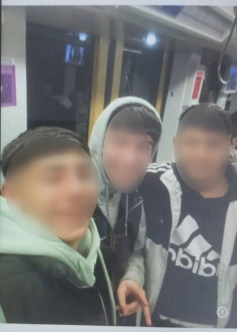 Minguzzi Cinayetinde Kan Donduran Görüntü: Ahmet'i Katledip Gülerek Poz Vermişler - Resim : 1