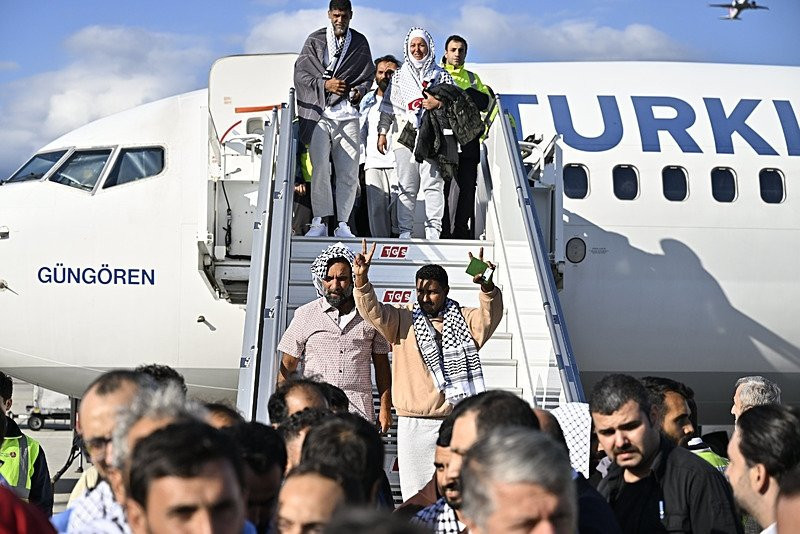 Sumud Filosu Aktivistleri Türkiye'de: Hastaneye Sevk Edilen 6 Kişiden 2'si Taburcu Oldu - Resim : 2