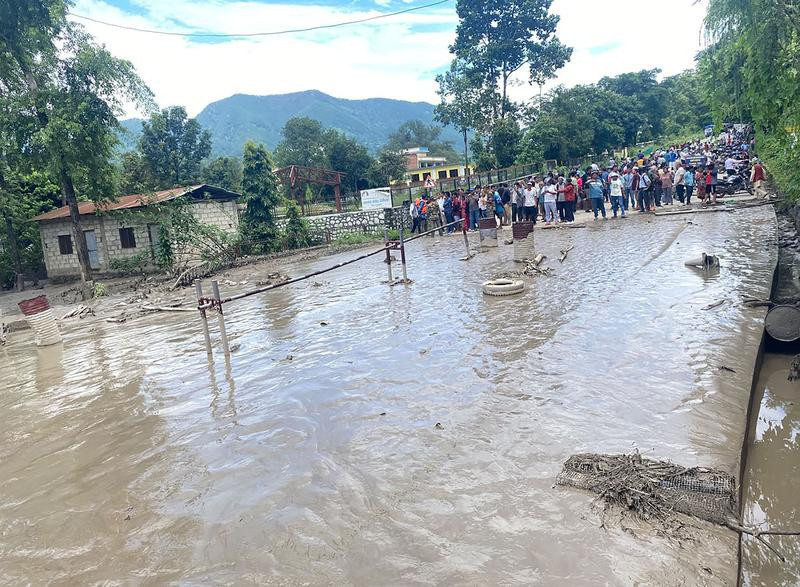 Nepal'de Sel Felaketinde Bilanço Ağırlaşıyor! Yüzlerce Can Kaybı - Resim : 3