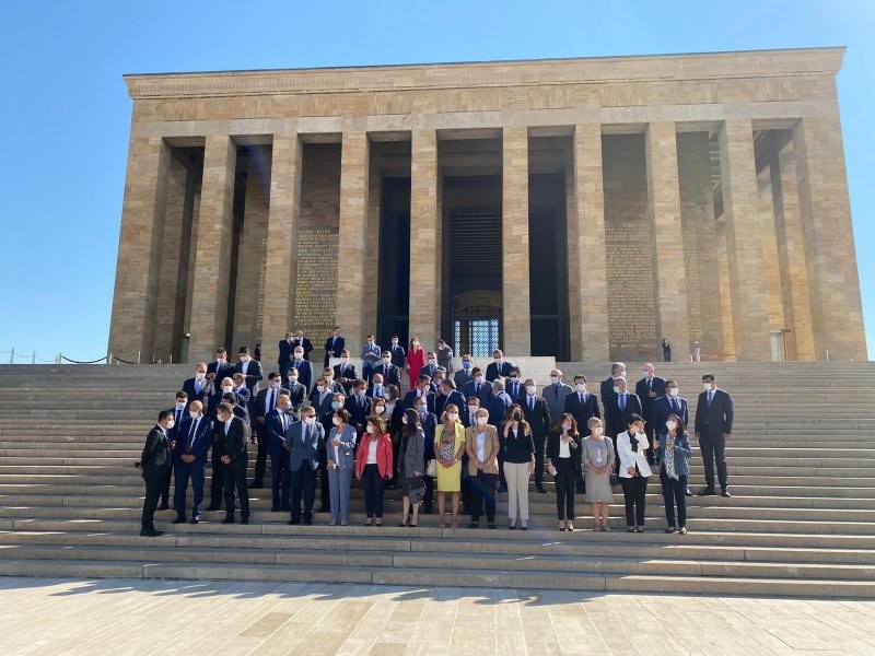 Kılıçdaroğlu ve CHP PM üyeleri Anıtkabir'i ziyaret etti - Resim: 12