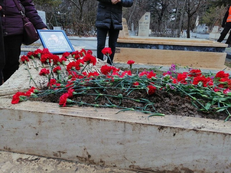 Devrimcilerin Şekibe ablası 'Şekibe Çelenk'e son görev - Resim: 5