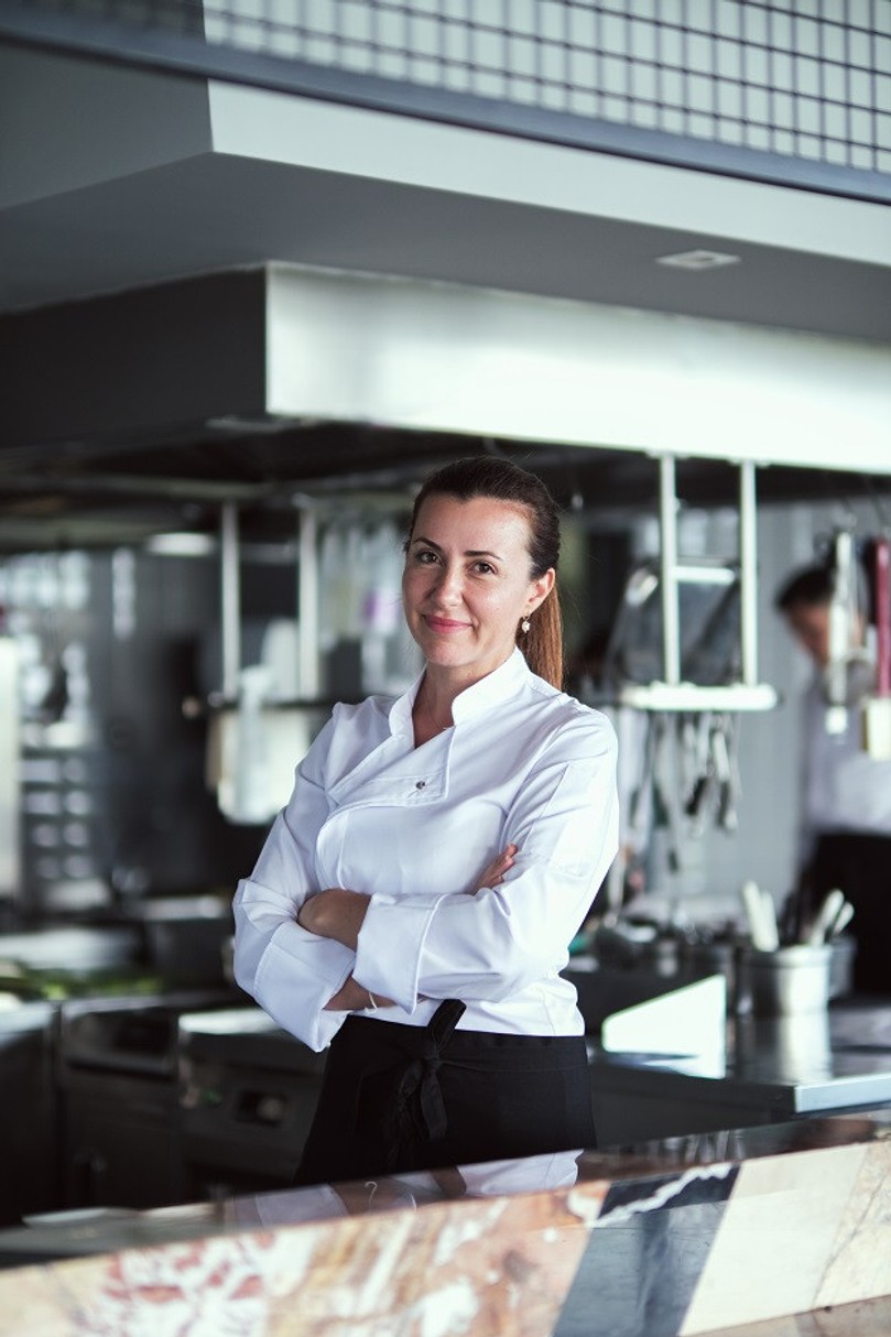 Gastronomi, Deniz ve Modanın İlham Dolu Dünyası! Ünlü Şefin Gitmekten En Çok Keyif Aldığı Mekan Hangisi? - Resim : 1