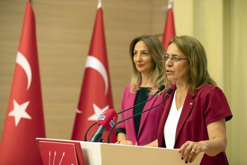 CHP'de Aylin Nazlıaka Kadın Kolları Genel Başkanlığı görevini devraldı - Resim: 4