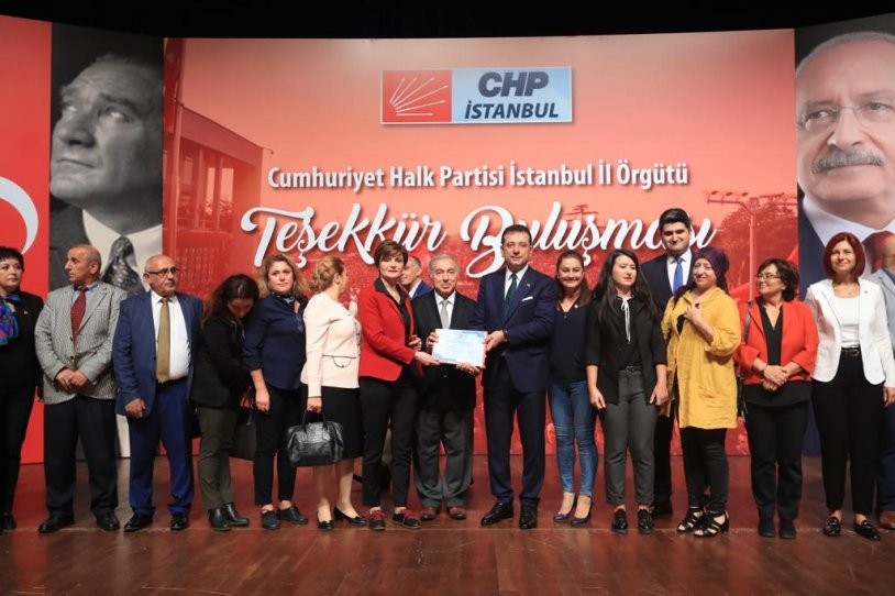 Ekrem İmamoğlu CHP'lilere teşekkür belgesi verilmesi törenine katıldı - Resim: 6