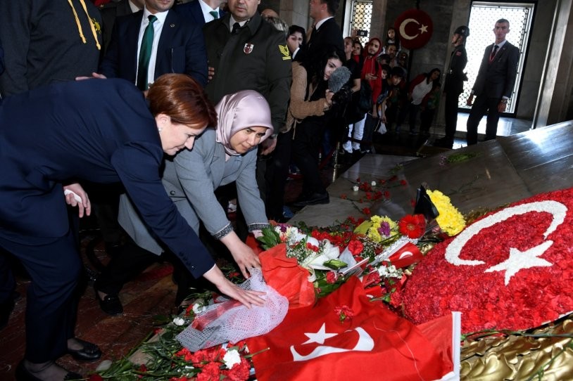 Meral Akşener'den gençlerle Anıtkabir çıkarması - Resim: 7