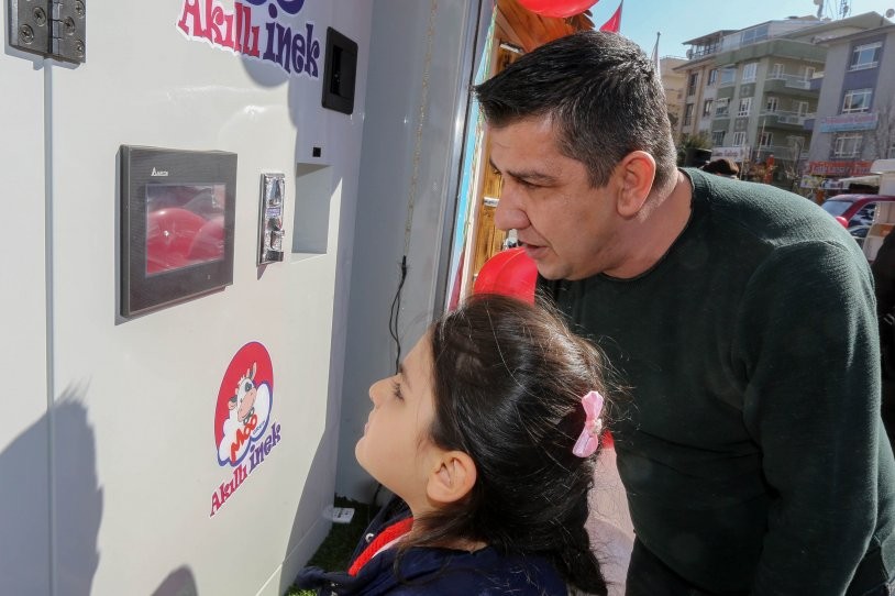 'Akıllı İnek' çocukların ilgi odağı oldu - Resim: 5
