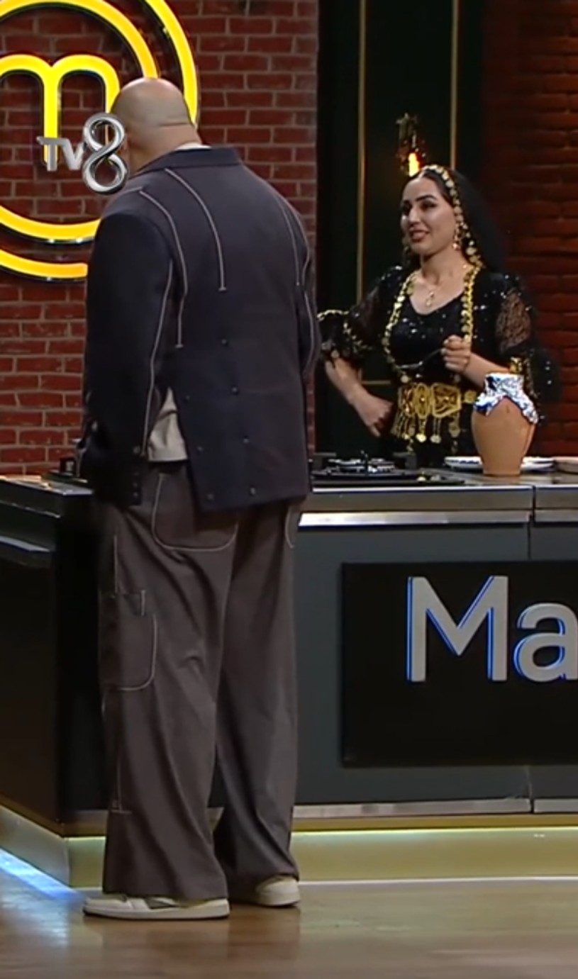 MasterChef Türkiye'de Gergin Anlar! Mehmet Şef Küplere Bindi, Yarışmacının Kıyafeti Olay Oldu - Resim : 4