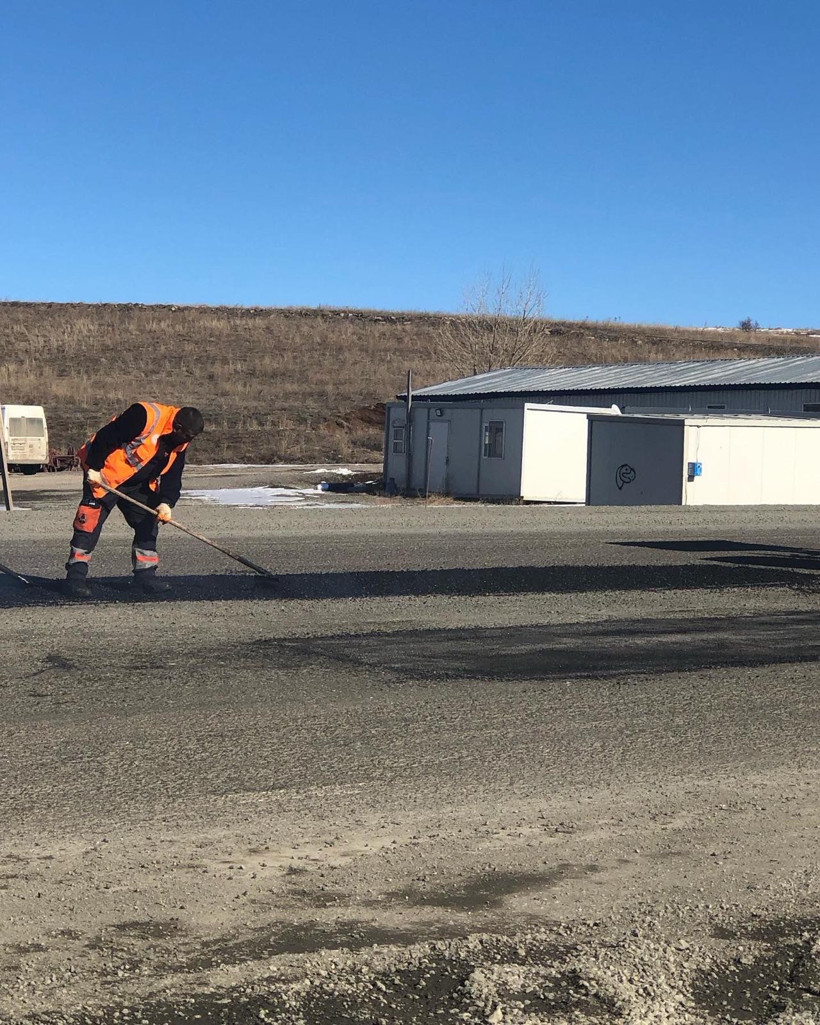 Yollar 1 Yılda 'Köstebek Çukuru'na Döndü, Konu Meclis Gündemine Taşındı - Resim : 1