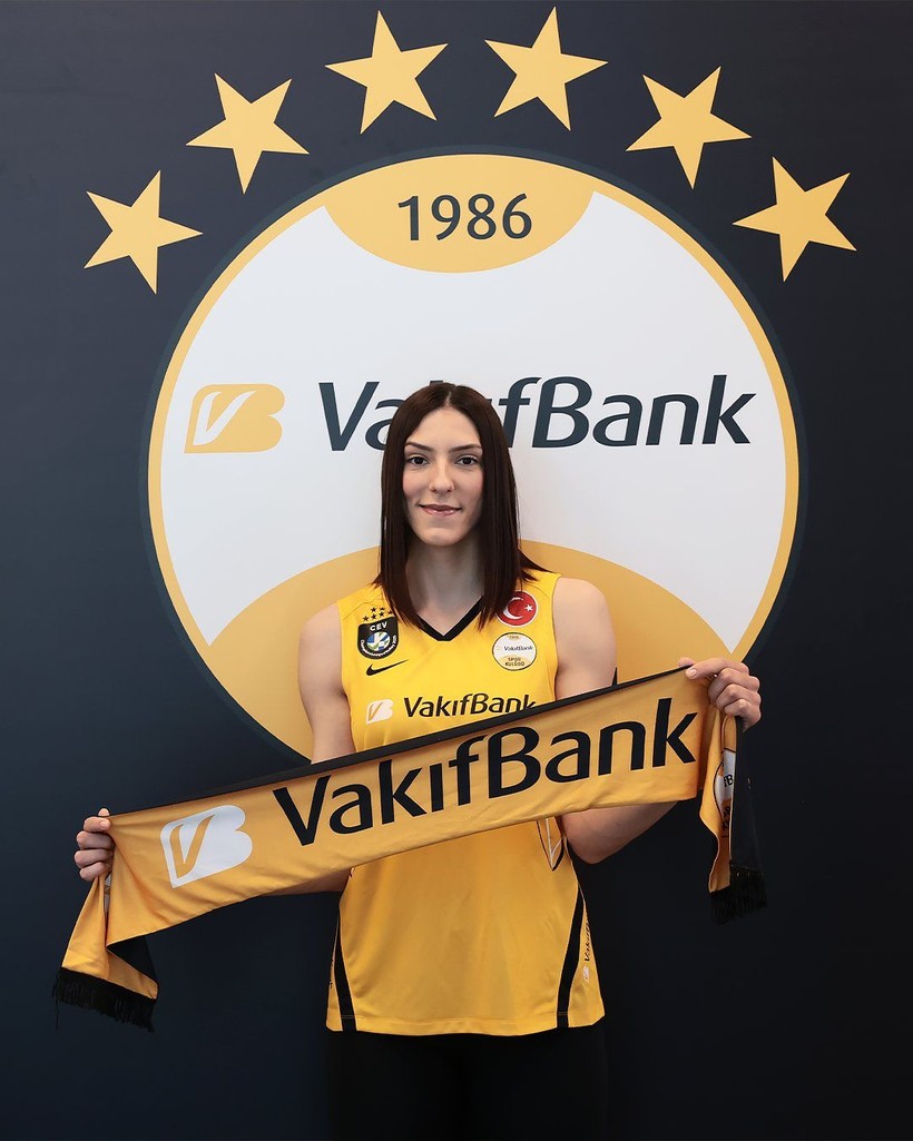 Dedikodular Doğru Çıktı, Yılın Transferi Açıklandı - Resim: 2