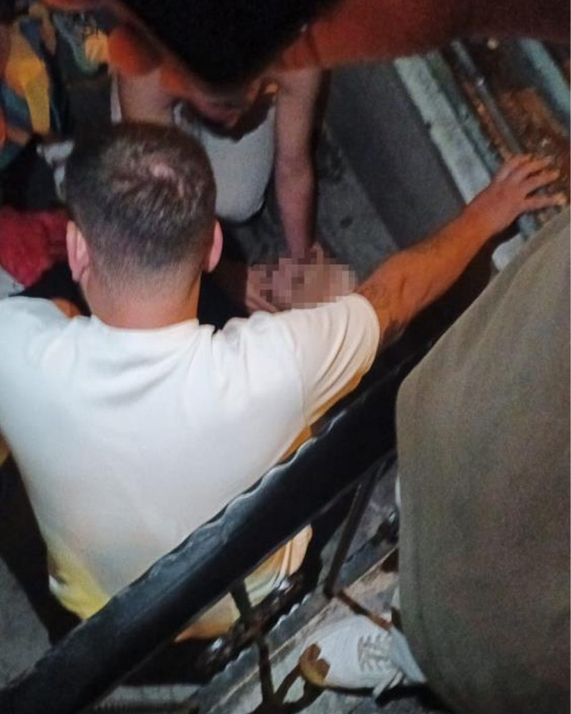 Cadde Ortasında Silahlı Saldırı! Kız Arkadaşıyla Yürürken Kurşun Yağdırdılar - Resim : 1