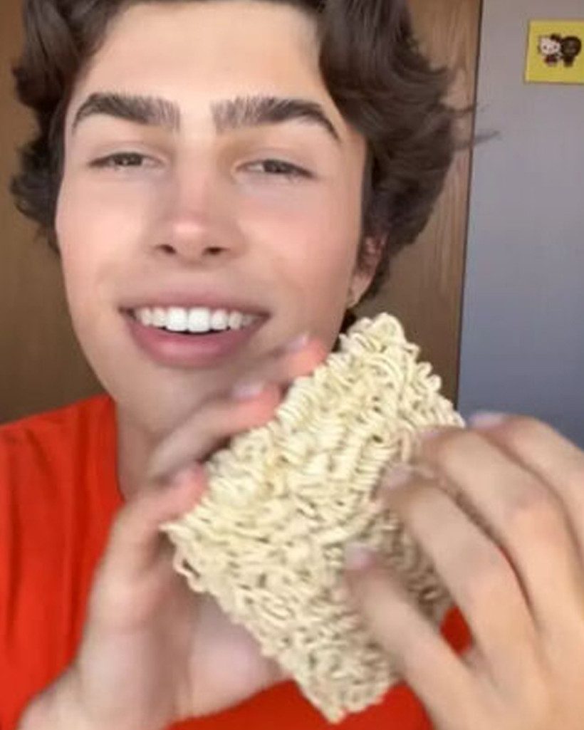 Sosyal Medya Akımı 13 Yaşındaki Çocuğu Öldürdü! Yediği Ramen Sonu Oldu - Resim : 2