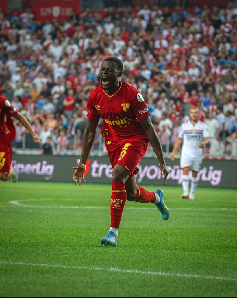 Göztepe-Samsunspor Maçında Gol Düellosu: 6 Gol, 2 Puan Kaybı - Resim : 1