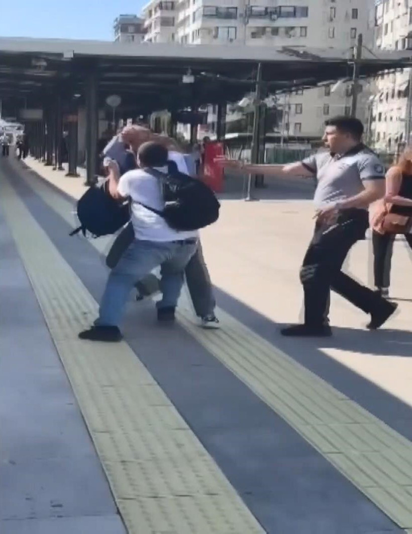 Marmaray'da Çocukların Yanında Bir Babaya Yumruk Atmıştı: Sanığın Cezası Belli Oldu - Resim : 1