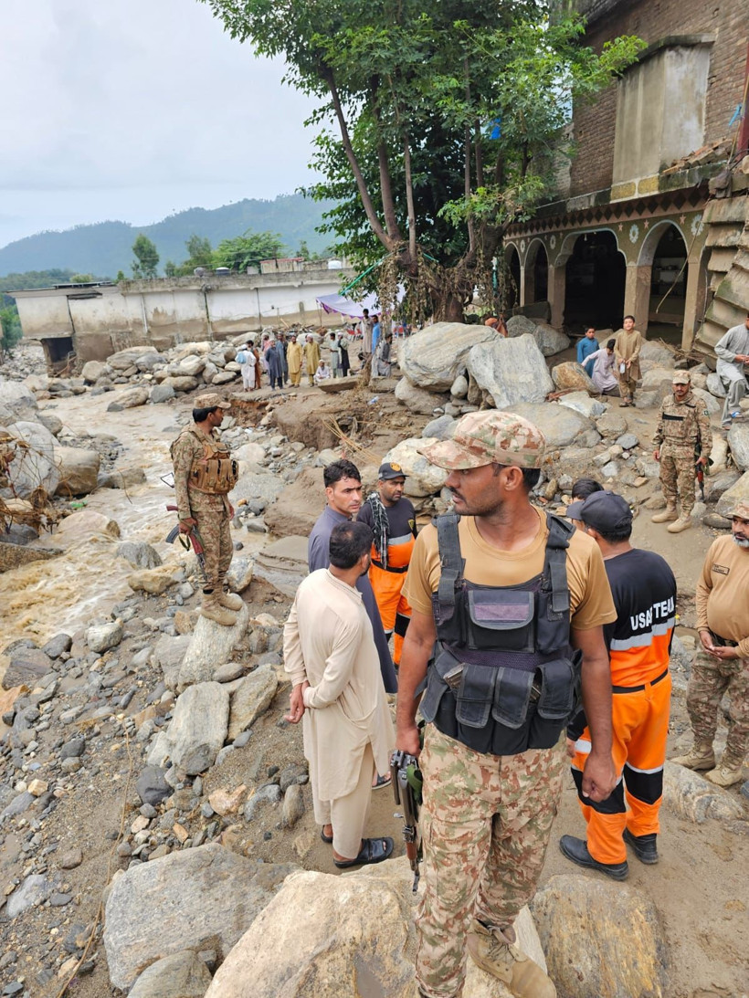 Pakistan’da Muson Kabusu! 7 Köy Haritadan Silindi, 645 Kişi Hayatını Kaybetti, Binlerce Ev Yıkıldı - Resim : 3