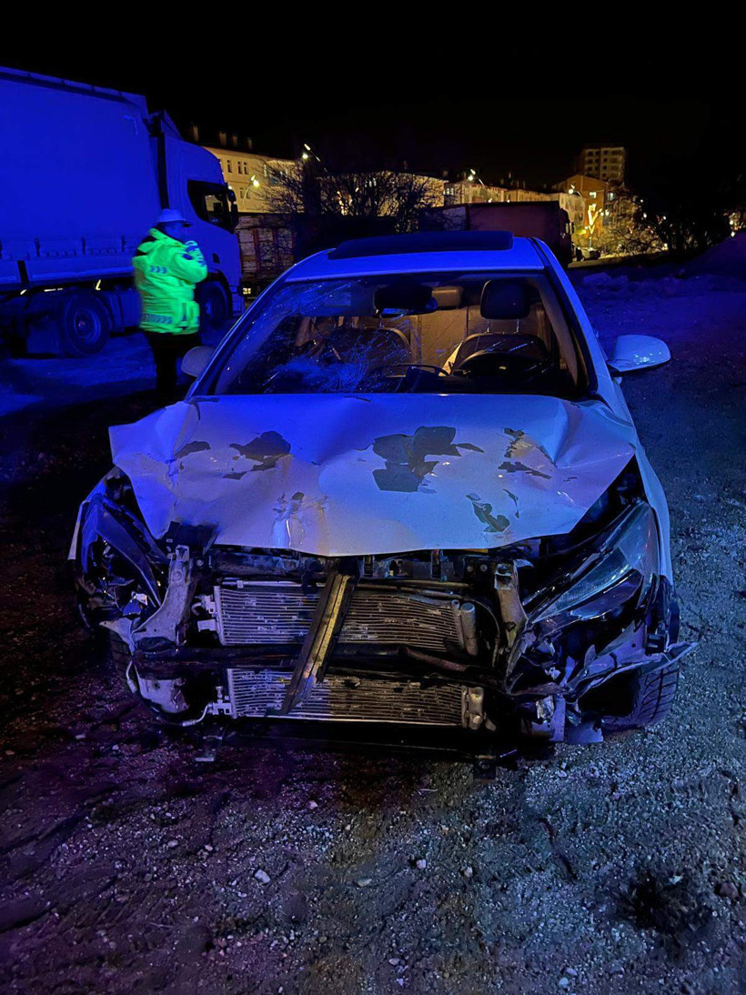 Nevşehir'de Feci Kaza: Yakınları Ambulansa ve İtfaiyeye Saldırdı - Resim : 2