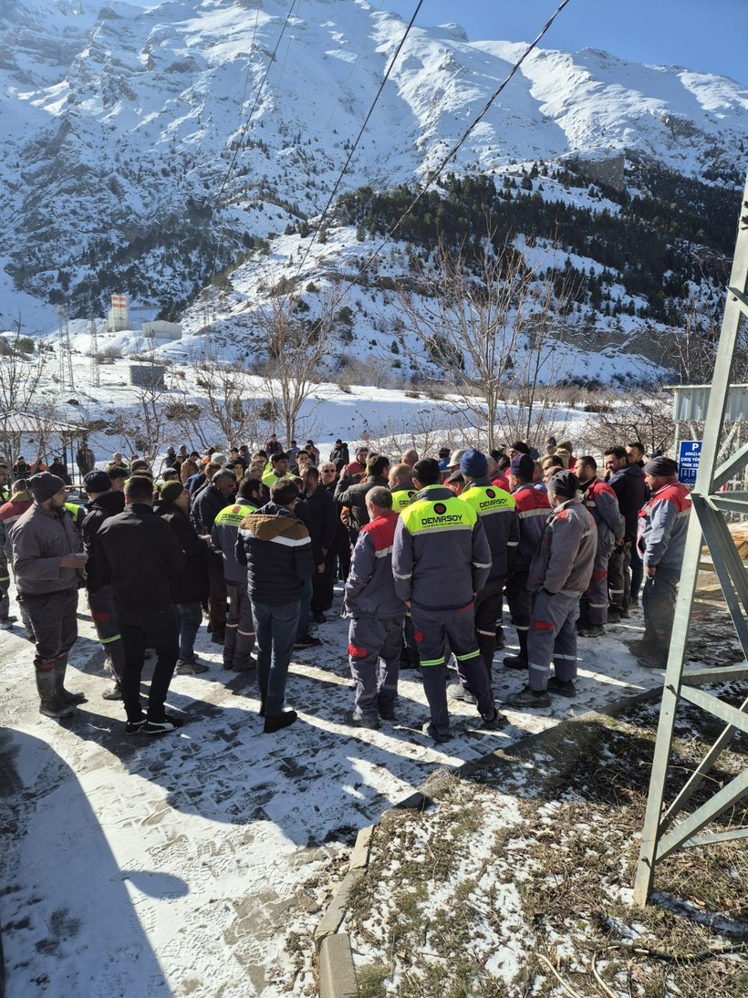 Niğde'de Maden İşçileri Direnişte! 110 İşçiyi Birden İşten Çıkardılar! - Resim : 2