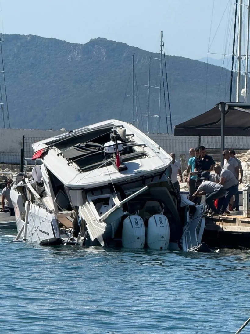 Bodrum'da Teknede Büyük Patlama, Yaralılar Var - Resim : 1