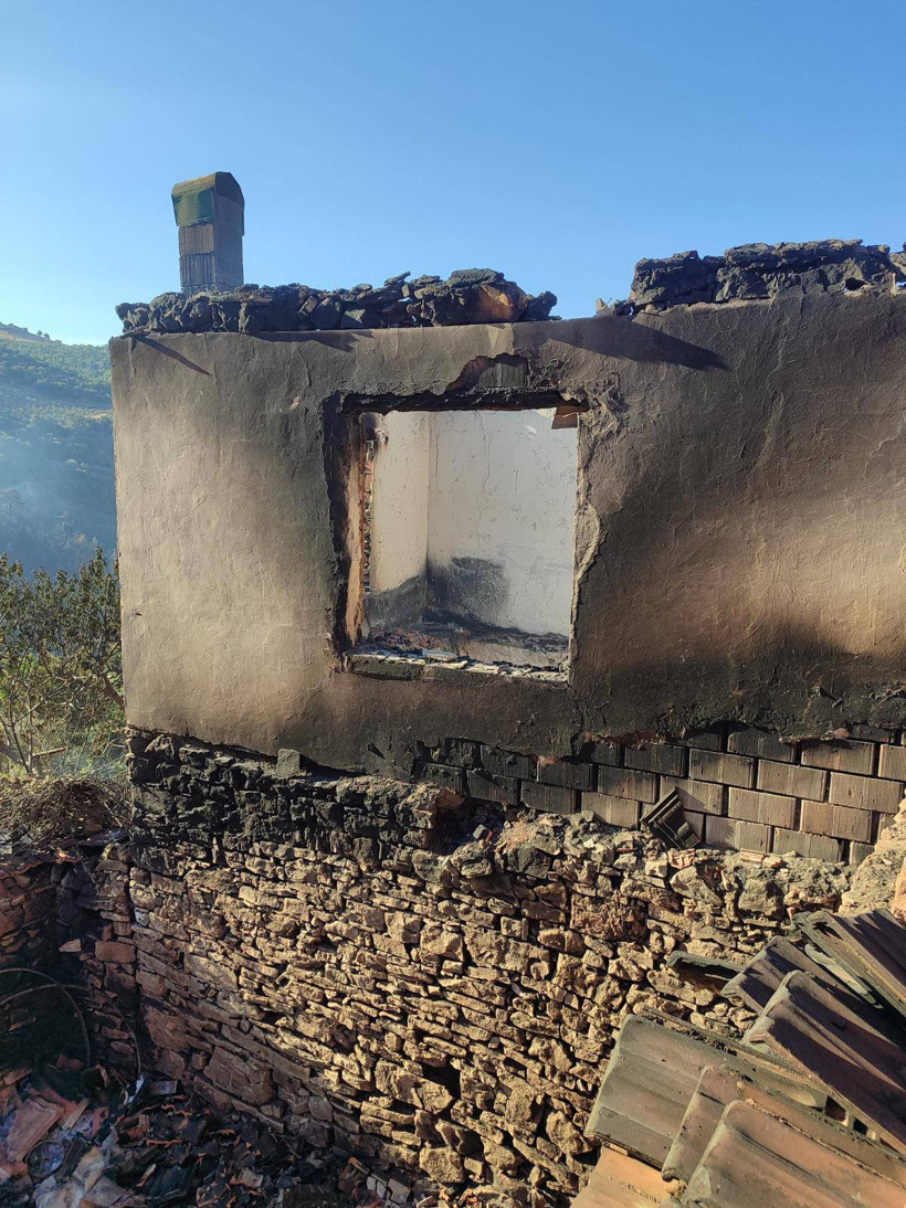 Orman Yangınları Yurdu Sardı! Biri Biterken Diğeri Başlıyor, Alevlerle Amansız Mücadele Gece Gündüz Sürüyor - Resim : 7