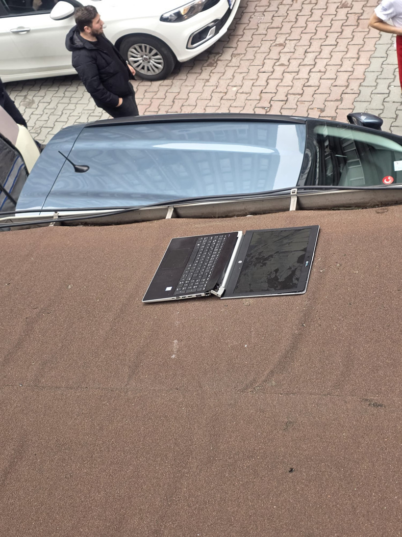 Forex Dolandırıcılarının &Ccedil;ağrı Merkezine Operasyon: Polisi G&ouml;ren Delilleri Camdan Attı: 17 G&ouml;zaltı - Resim : 2