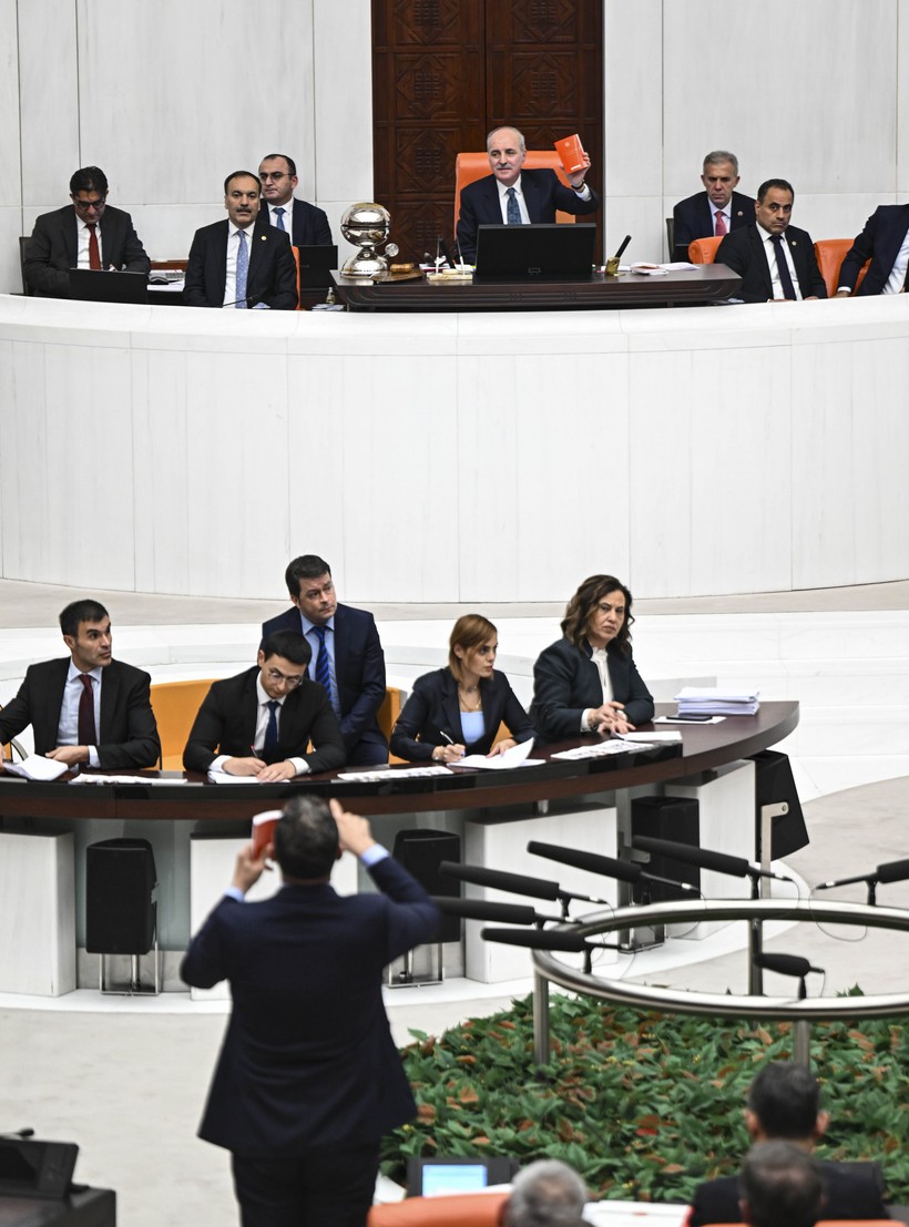 Numan Kurtulmuş ve CHP'li vekiller arasında gerginlik: 'AKP Grup Başkanvekili değilsiniz' - Resim : 1