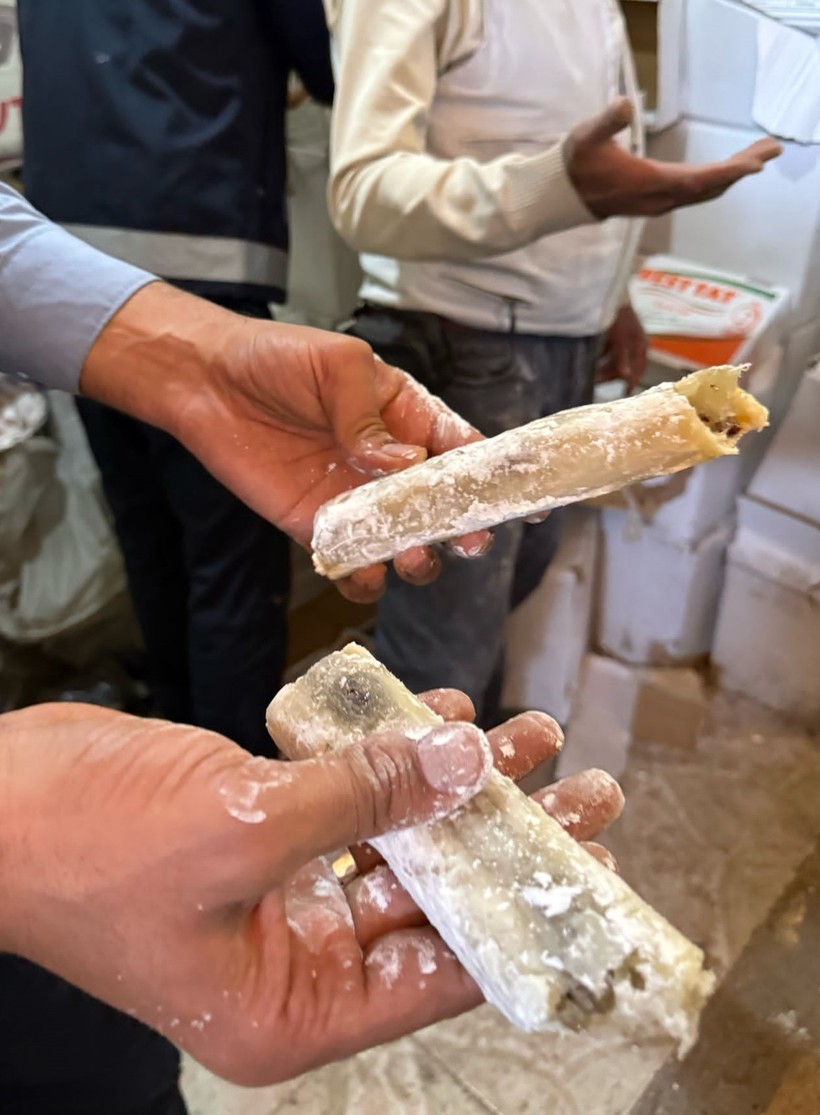 Hepsini Vatandaşa Yedireceklerdi! Küflenmiş Halde 2 Ton Ele Geçirildi - Resim : 1