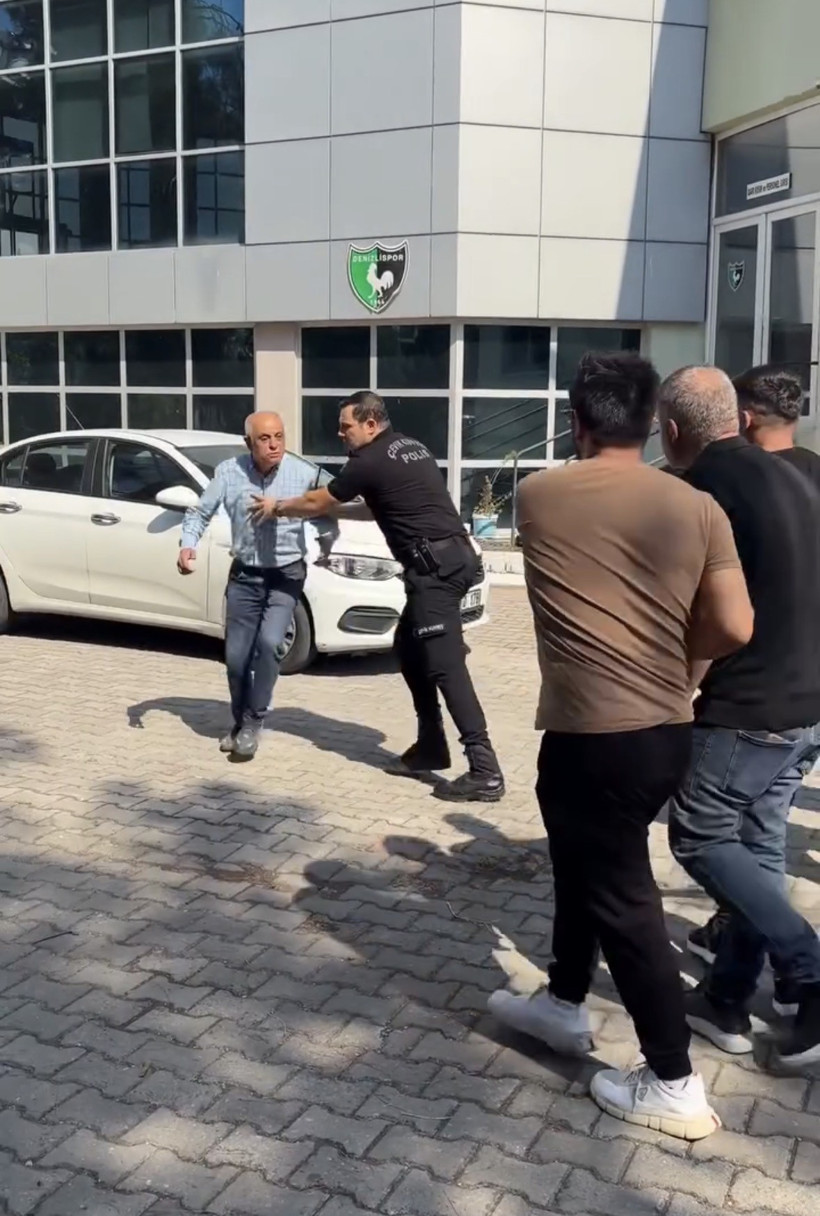 Lige Katılamayacak Denizlispor'da Gergin Anlar! Taraftar Tesislere Akın Etti - Resim : 2
