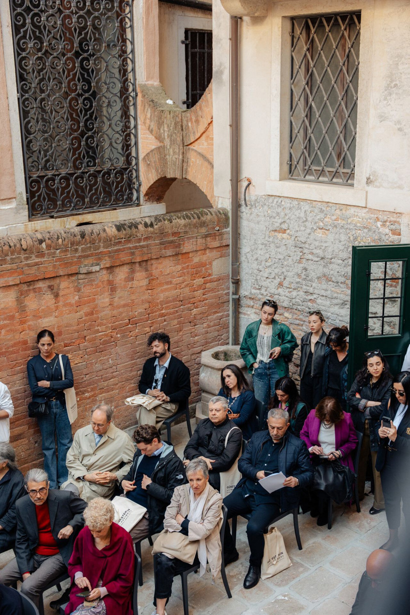 Ahmet Güneştekin Venedik’i 'Sessizlik' ile Fethetti - Resim : 11