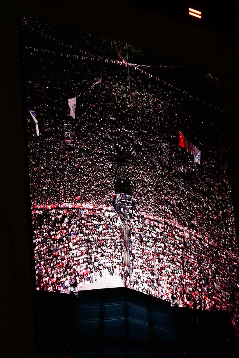 Ebru Yaşar Konseri Kayseri'yi Salladı! On Binlerce Kişinin Katıldığı Konserde Rekor Kırıldı - Resim : 3