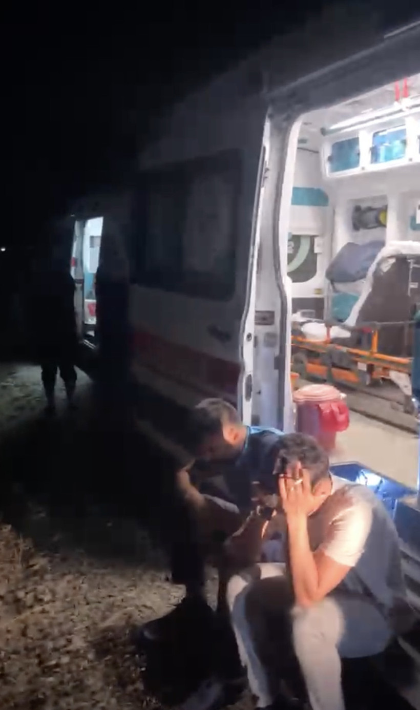 Uçurumda Feci Kaza! Bingöl'de Hafif Ticari Araç 600 Metre Yuvarlandı - Resim : 1