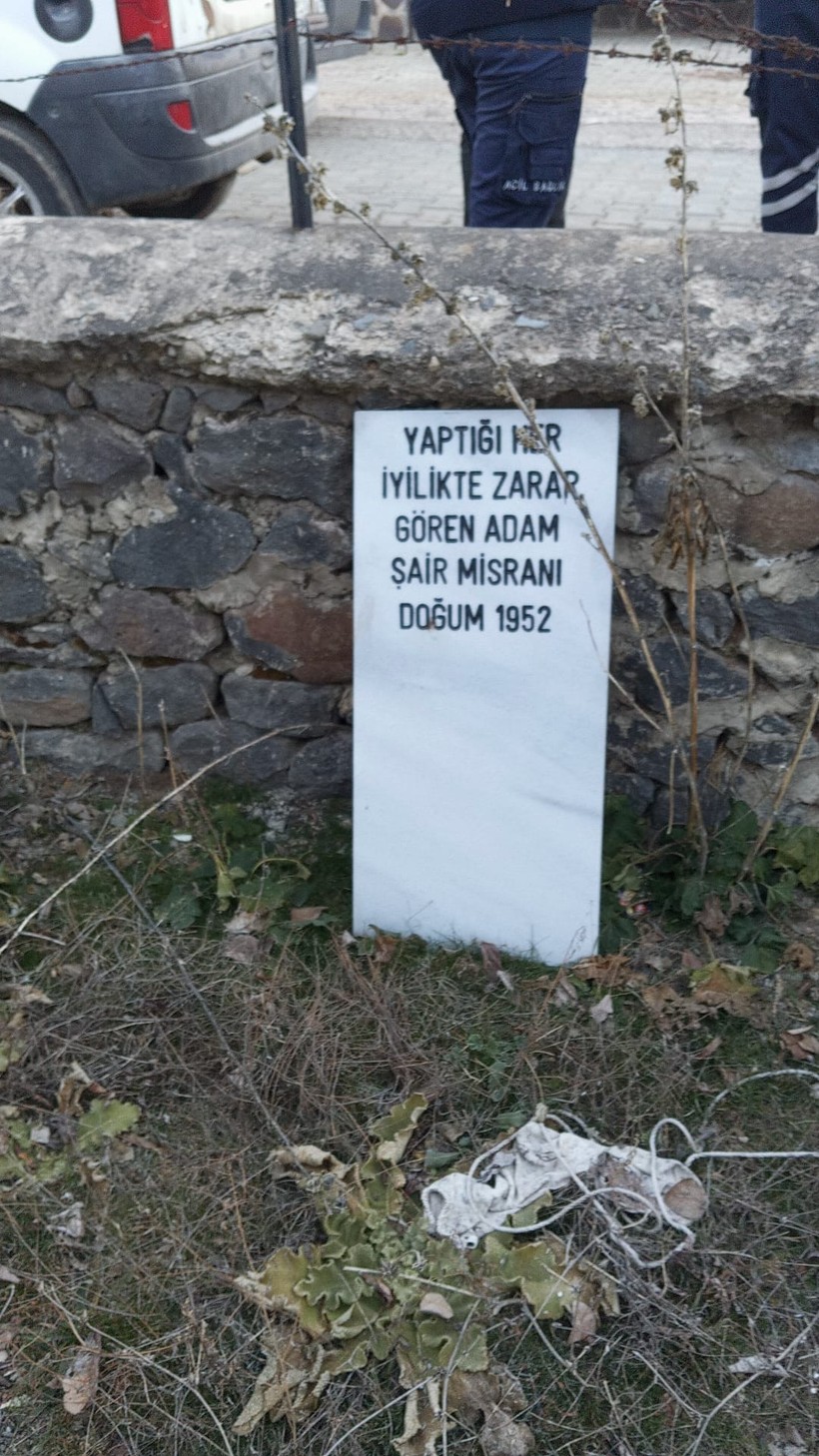 Emekli Öğretmen Mezar Taşını Hazırlayıp Canına Kıydı: Yaptığı Her İyilikte Zarar Gören Adam - Resim : 2