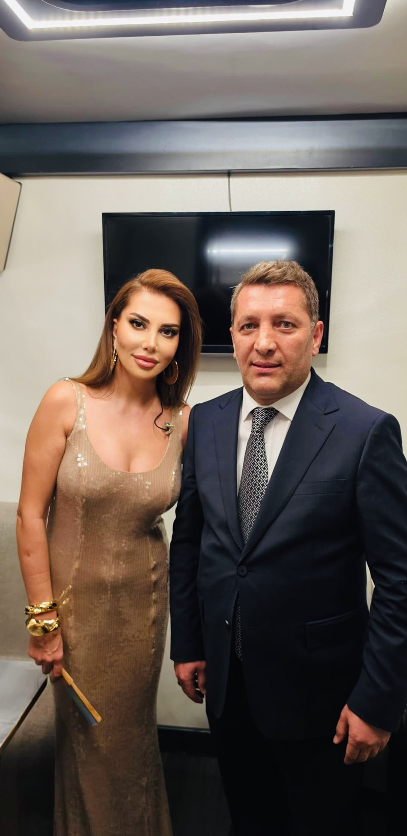 Ebru Yaşar Konseri Kayseri'yi Salladı! On Binlerce Kişinin Katıldığı Konserde Rekor Kırıldı - Resim : 4