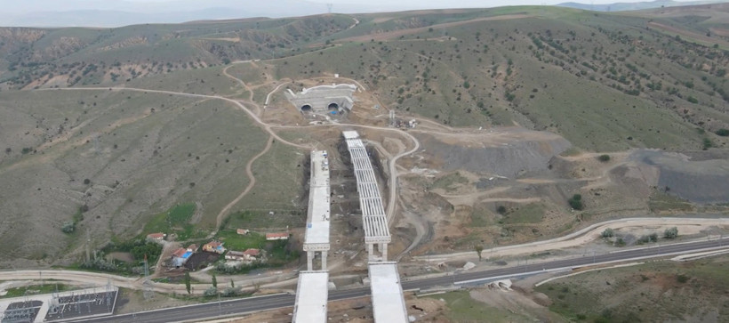 42 İli Birbirine Bağlayacak Dev Proje: Ankara-Kırıkkale-Delice Otoyolu'nda Yarıya Gelindi - Resim : 1