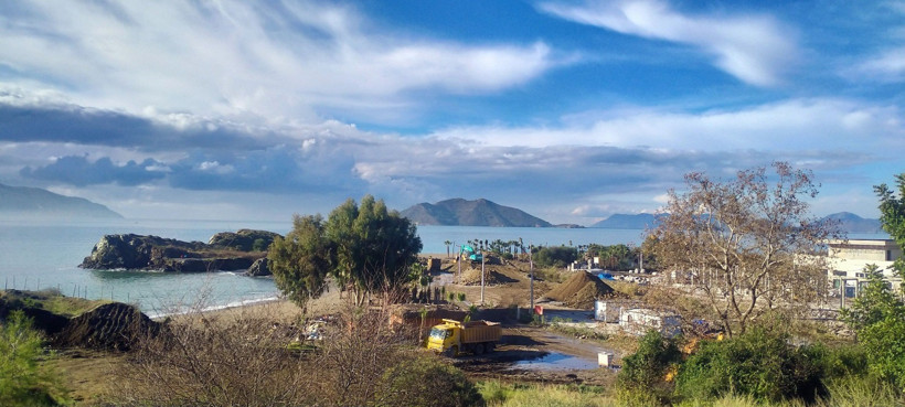 Denize Sıfır Skandal! Fethiye Karataş Plajı’nda Kaçak İnşaat: Otele 3,3 Milyon TL Ceza - Resim : 1