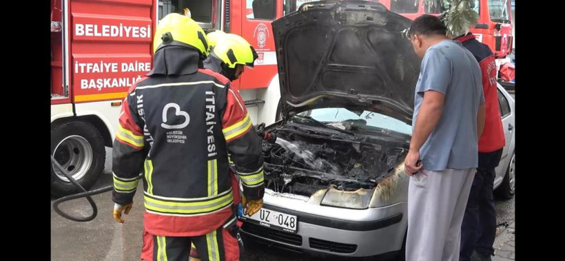 Balıkesir’de Park Halindeki Araç Kül Oldu - Resim : 1