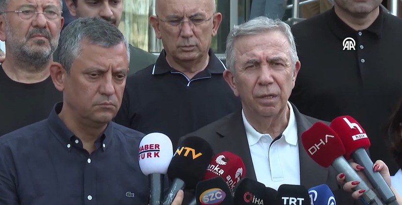 Özgür Özel ve Mansur Yavaş'tan Hastane Önünde Ferdi Zeyrek Açıklaması! Özel  WhatsApp Grubu Kuruldu - Resim : 1