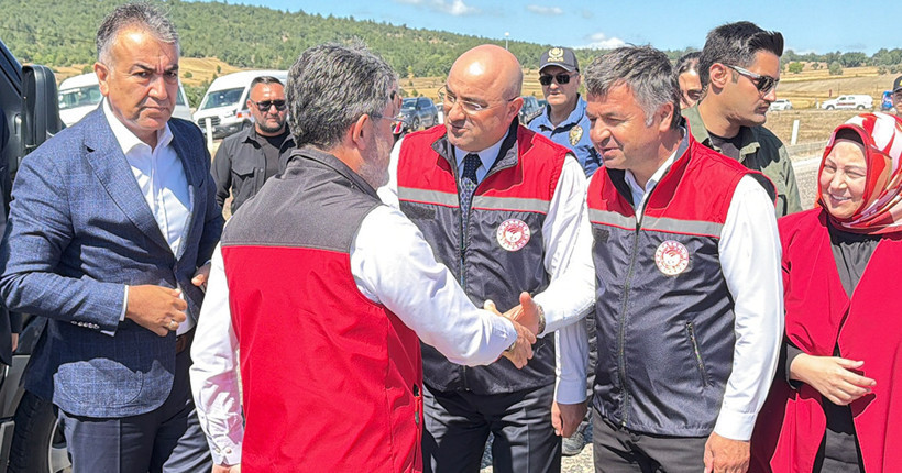 Bakan Yumaklı’dan Anız Yangınları İçin Kritik Uyarı: 'Orman Alanlarına Sirayet Ediyor' - Resim : 2